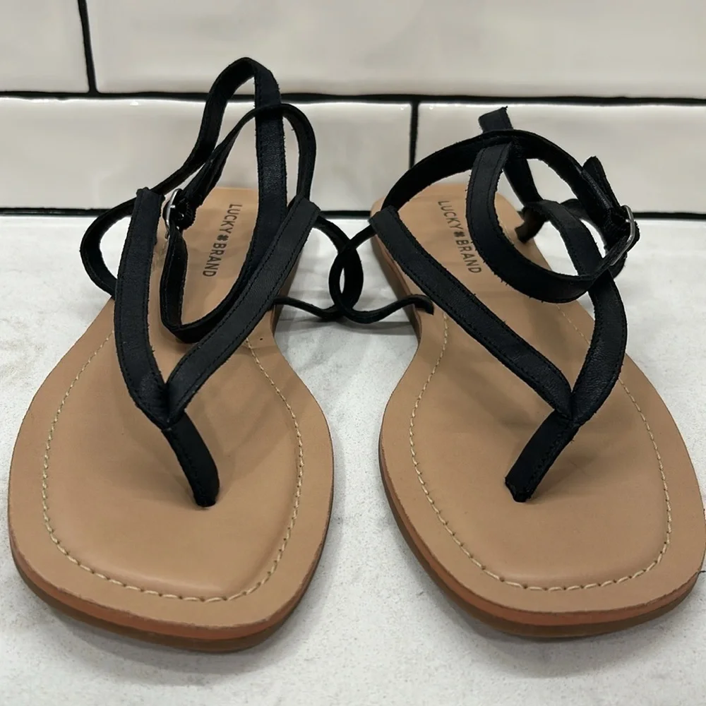 Lucky Brand Black Leather Bahlia Thong Strappy Buckle Sandal Size 10 NWOT